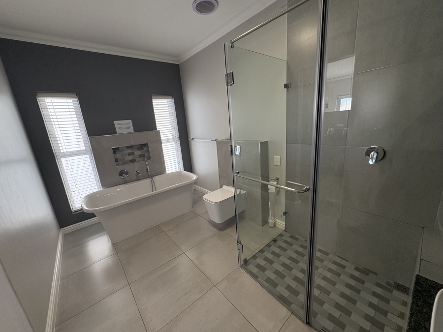 To Let 4 Bedroom Property for Rent in Yzerfontein Western Cape